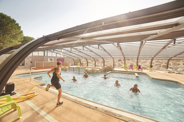 campings/francia/languedoc-rosellon/pirineos-orientales/des Albères/piscine-couverte.jpg